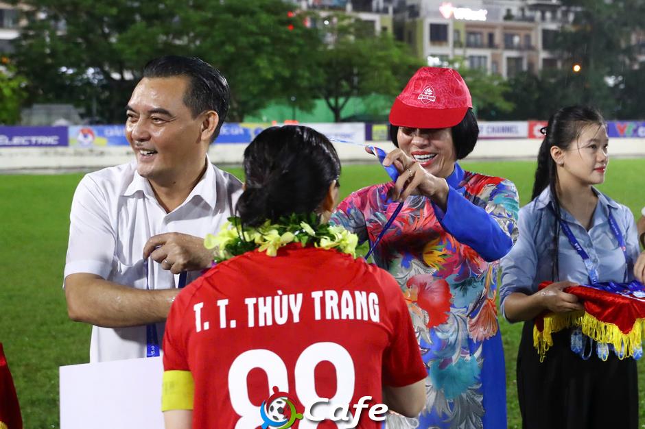 Chùm ảnh: TP.HCM I lần thứ 14 giành chức vô địch nữ quốc gia Chùm ảnh: TP.HCM I lần thứ 14 giành chức vô địch nữ quốc gia
