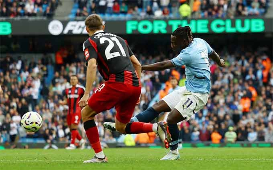 Man City phơi bày điểm yếu trước Fulham