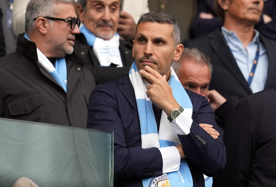 Txiki Begiristain lên đường, Pep Guardiola sống với ai?