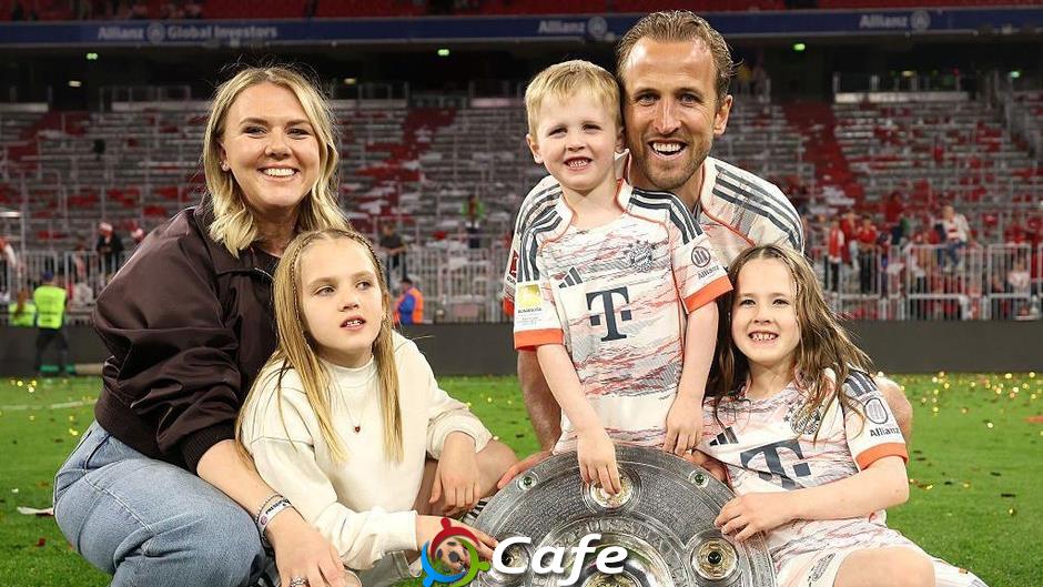 Harry Kane: 'Cuối cùng, tôi cũng được nâng cúp'