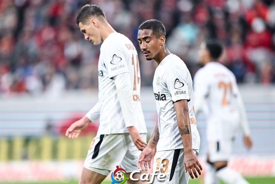 Leverkusen lập kỷ lục trong ngày trở thành cựu vương Bundesliga