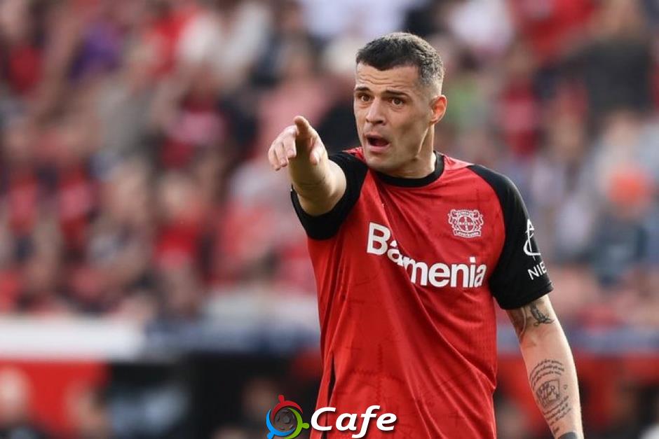 Ten Hag khiến cựu thủ quân Arsenal khó chịu ra mặt