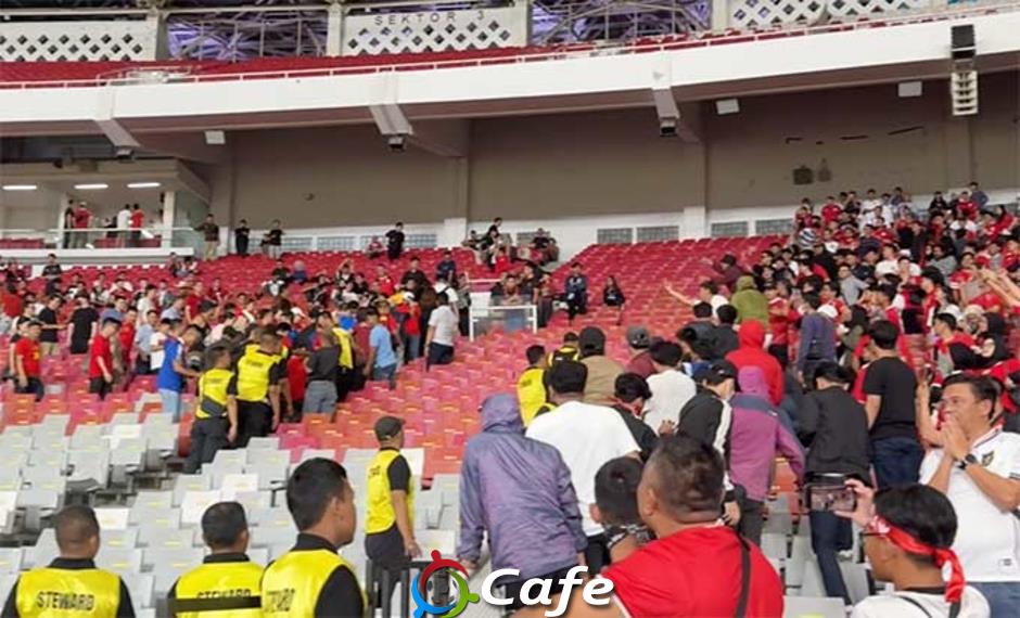 CĐV Indonesia chửi bới, liên tục lăng mạ người hâm mộ Việt Nam sau chung kết