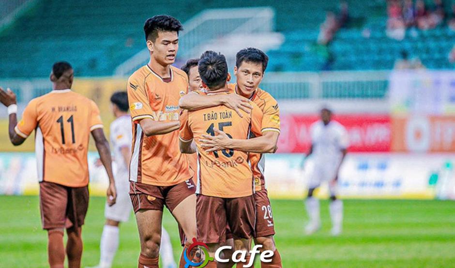 Đinh Quang Kiệt, hậu vệ cao gần 2 mét lần đầu tiên lên đội U22 Việt Nam là ai? 