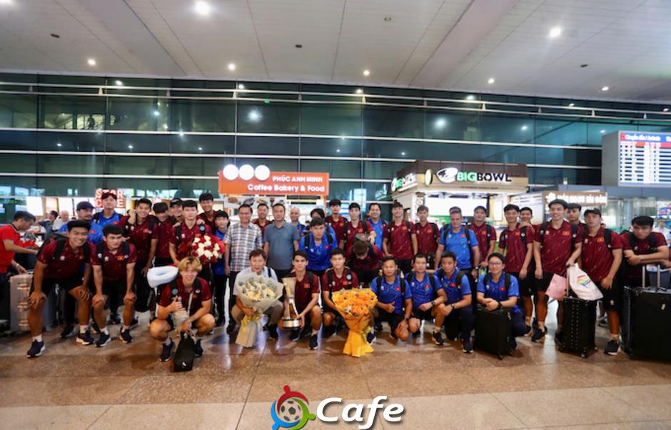 ĐT U23 Việt Nam trở về trong sự chào đón của người hâm mộ