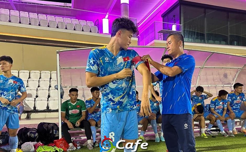 HLV Đinh Hồng Vinh nói thẳng về điểm yếu của U23 Việt Nam sau trận thua Qatar HLV Đinh Hồng Vinh nói thẳng về điểm yếu của U23 Việt Nam sau trận thua Qatar