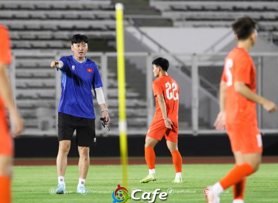 HLV Kim Sang Sik chia người theo dõi Malaysia, Indonesia