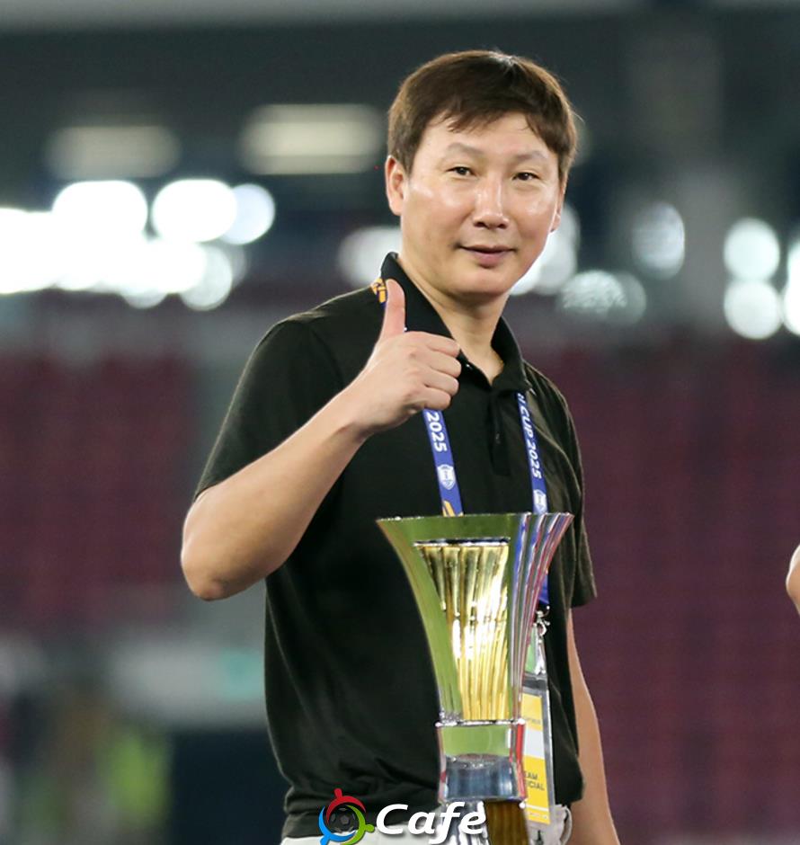 HLV Kim Sang Sik: ‘Không được làm tổn hại thành công của HLV Park Hang Seo’
