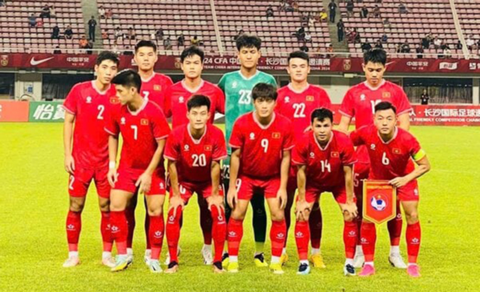 Kết quả U22 Việt Nam 2-1 U22 Malaysia: Thắng trong thế thiếu người