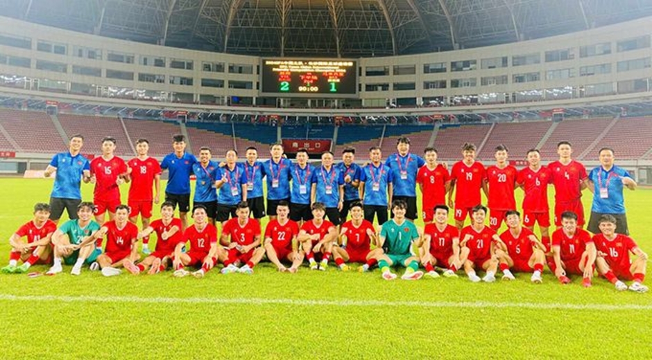 Kết quả U22 Việt Nam 2-1 U22 Malaysia: Thắng trong thế thiếu người