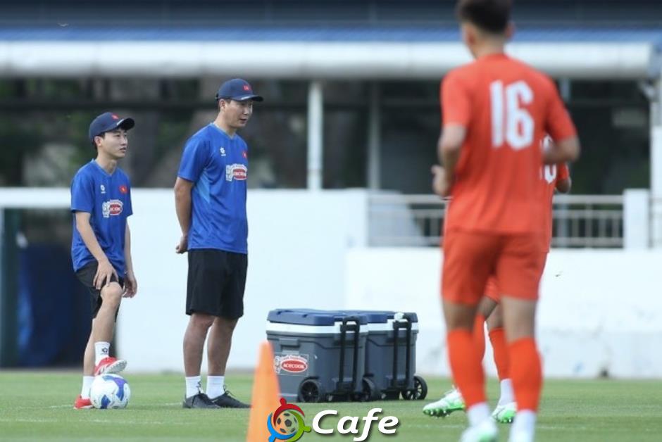 Không có tiền đạo như Xuân Son, HLV Kim Sang Sik thay đổi đội hình U23 Việt Nam