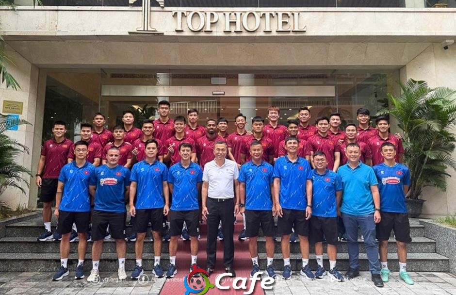 Lãnh đạo Cục TDTT Việt Nam và LĐBĐ Việt Nam thăm, động viên U23 Việt Nam 