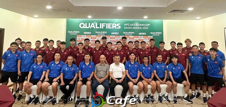 Lãnh đạo Cục TDTT Việt Nam và LĐBĐ Việt Nam thăm, động viên U23 Việt Nam 