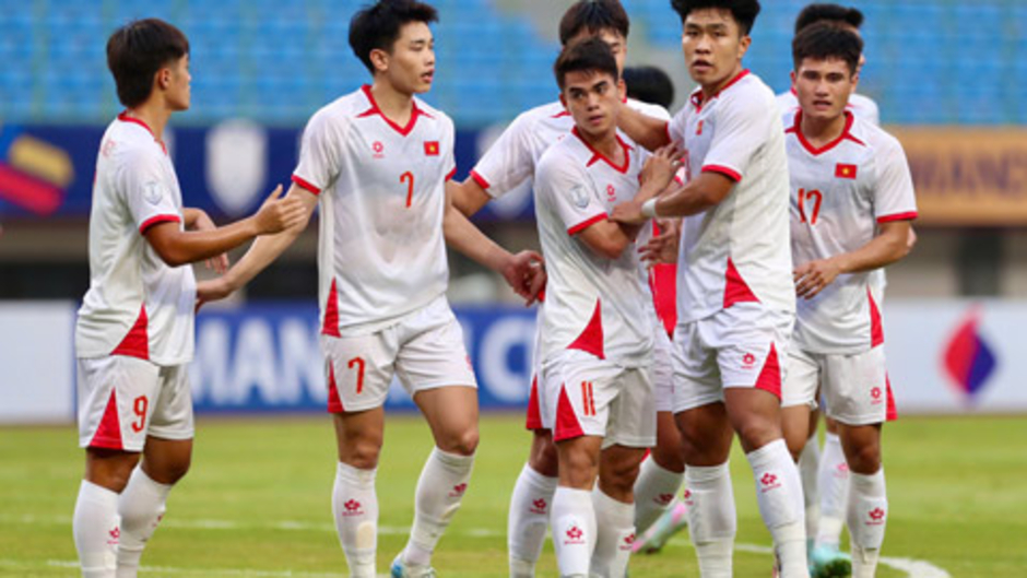 Trực tiếp U23 Việt Nam 1-0 U23 Lào:  Viktor Lê vào sân