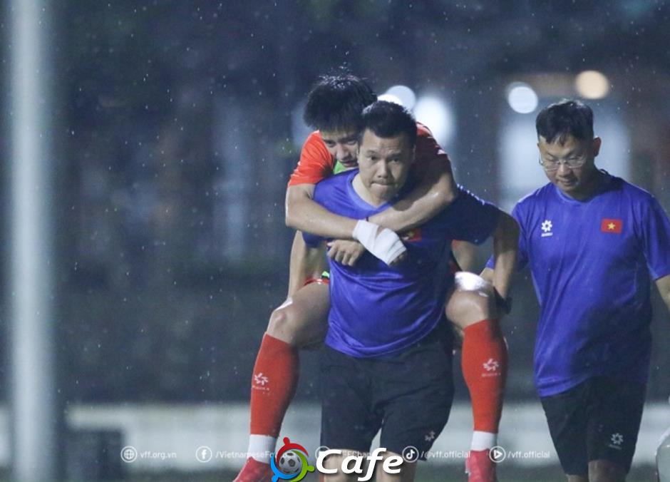 Trực tiếp U23 Việt Nam 1-0 U23 Lào:  Viktor Lê vào sân