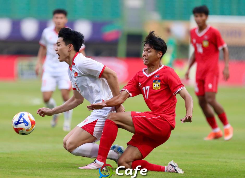Trực tiếp U23 Việt Nam 1-0 U23 Lào:  Viktor Lê vào sân