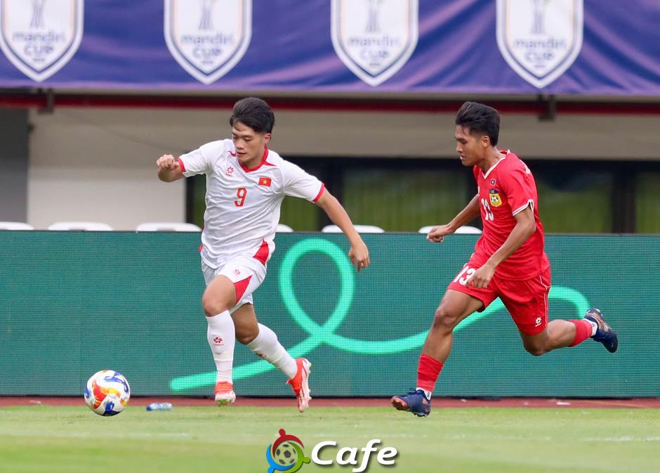 Trực tiếp U23 Việt Nam 1-0 U23 Lào:  Viktor Lê vào sân