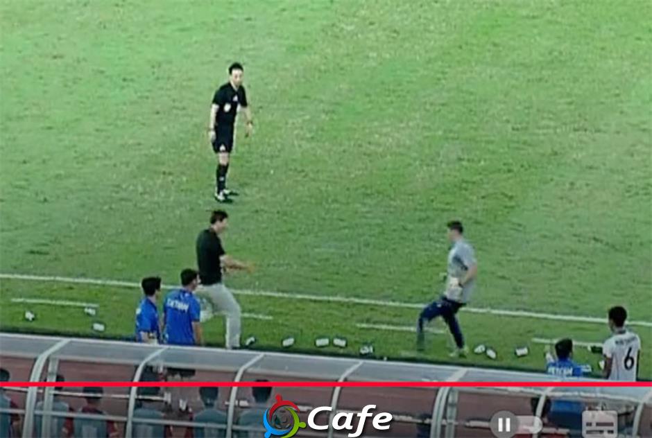 U23 Việt Nam tinh quái thế nào khi ngăn U23 Indonesia ném biên?