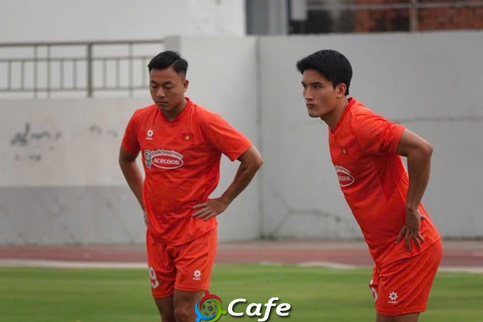 U23 Việt Nam vắng 9 cầu thủ, HKV Kim Sang Sik hài lòng về cơ sở vật chất