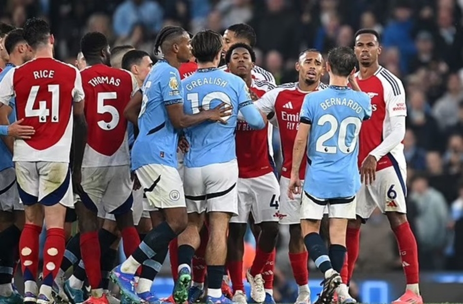 Chiến tranh leo thang, Man City phản đòn Premier League