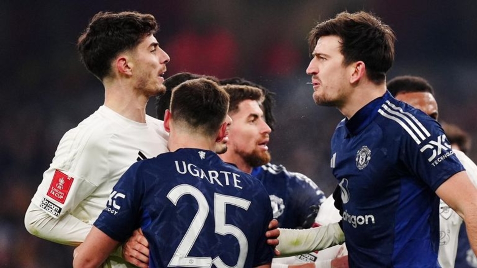 Harry Maguire say sưa trong sương mù