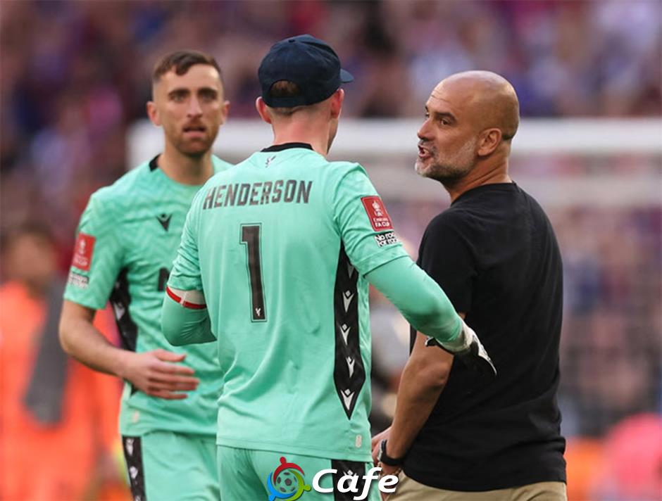 Pep Guardiola lại trả giá vì suy nghĩ quá nhiều