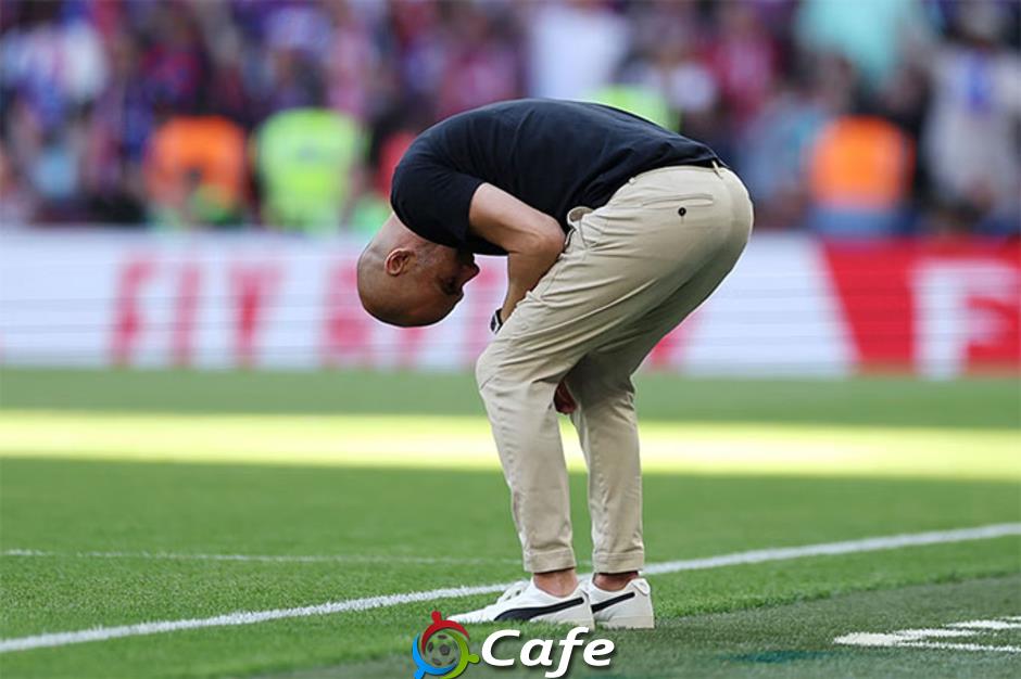 Pep Guardiola lại trả giá vì suy nghĩ quá nhiều