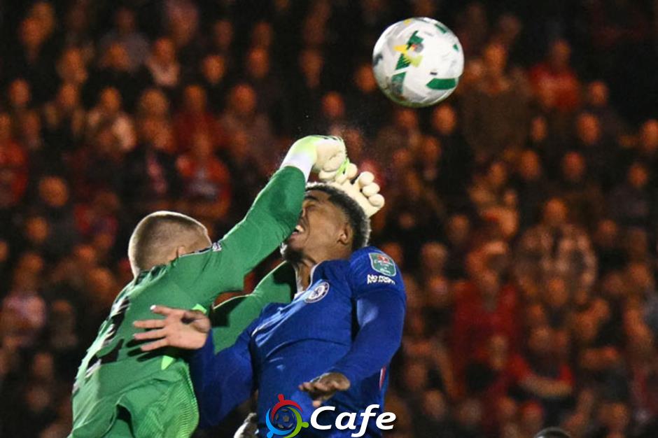 Chelsea lại gặp sự cố với thủ môn