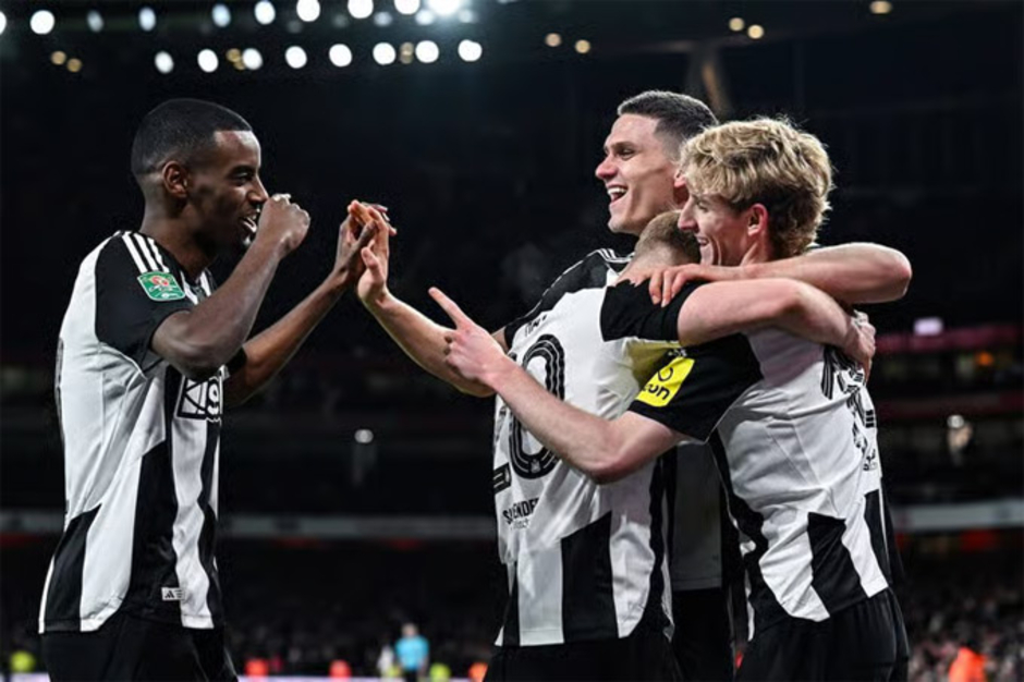 Kết quả Arsenal 0-2 Newcastle: Isak và Gordon đánh sập Emirates