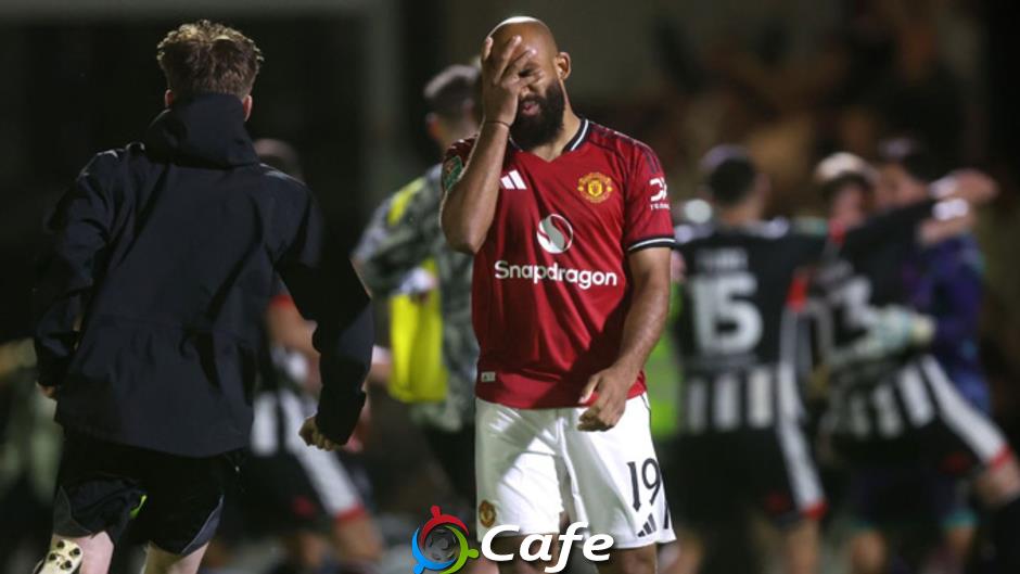 Kết quả Grimsby 2-2 MU (12-11 pen): Quỷ đỏ dừng bước tủi hổ ở Cúp Liên đoàn