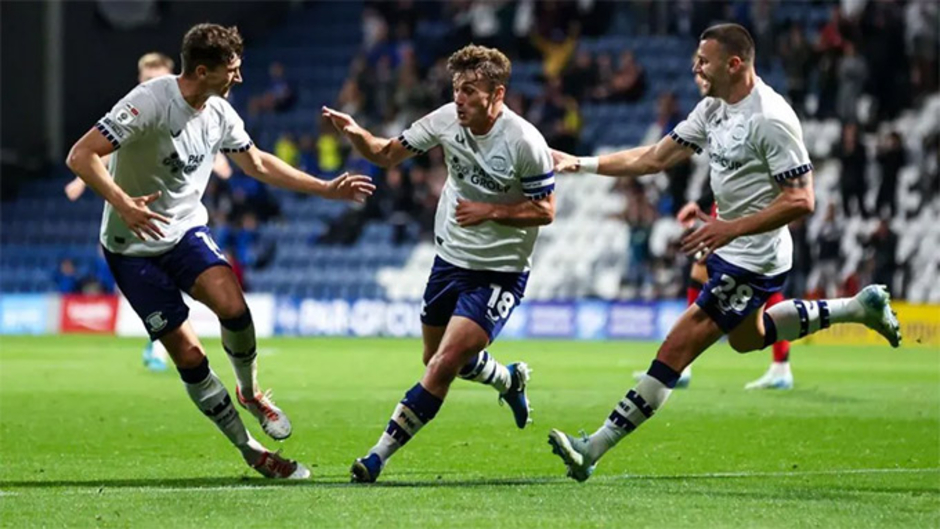 Trận Preston vs Fulham lập kỷ lục về đá luân lưu