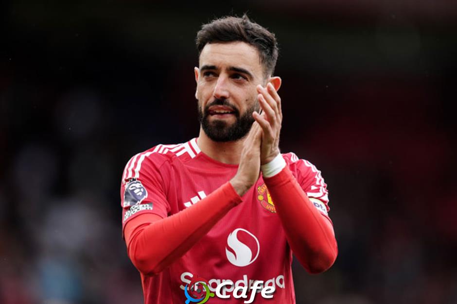 Bruno Fernandes có phải tiền vệ xuất sắc nhất Premier League 2024/25?