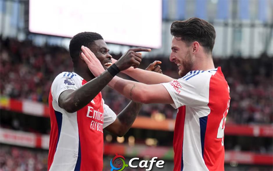 Bruno Fernandes có phải tiền vệ xuất sắc nhất Premier League 2024/25?