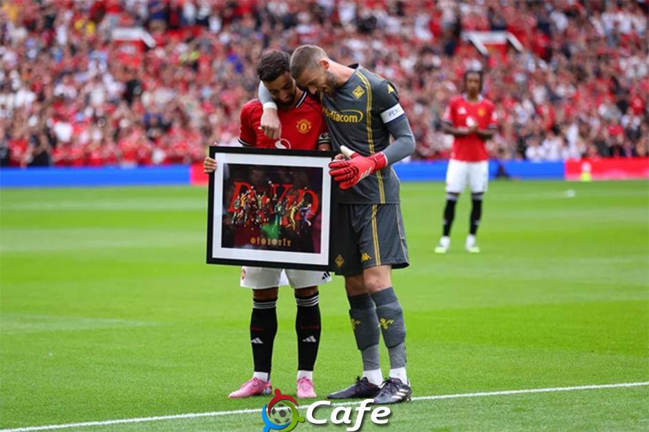 Chùm ảnh xúc động trong ngày về Nhà hát của 'thánh tôn' De Gea