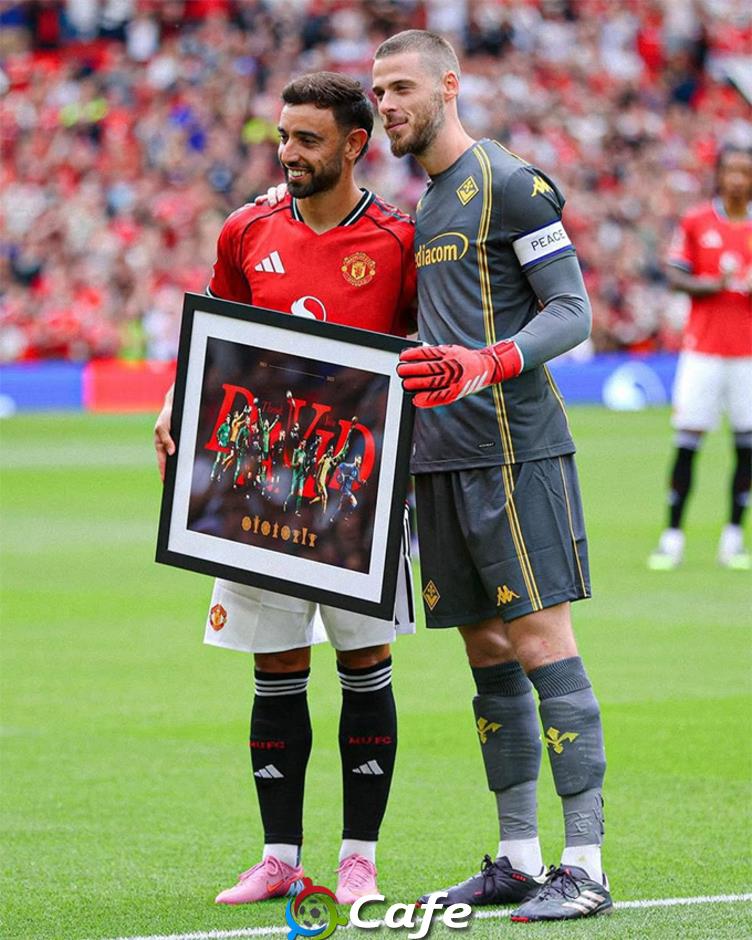 Chùm ảnh xúc động trong ngày về Nhà hát của 'thánh tôn' De Gea
