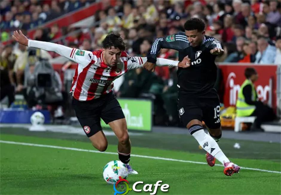 Fan Aston Villa đưa ra phán quyết ngay lập tức về trận ra mắt của Jadon Sancho