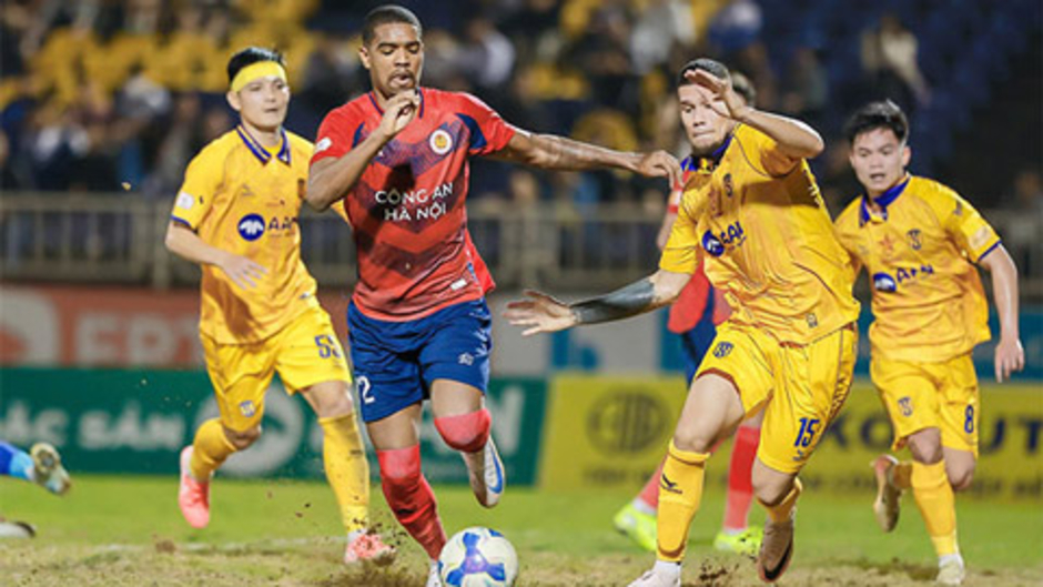 Trực tiếp bóng đá SLNA 0-0 CAHN: Trận đấu bắt đầu