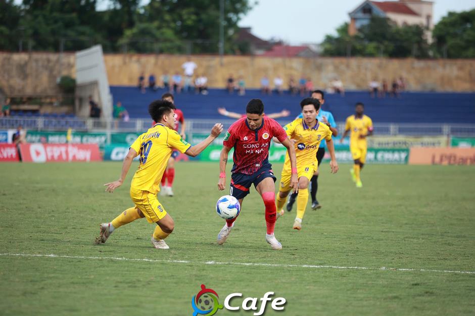 Trực tiếp bóng đá SLNA 0-3 CAHN: Sông Lam sụp đổ, CAHN 'out trình'