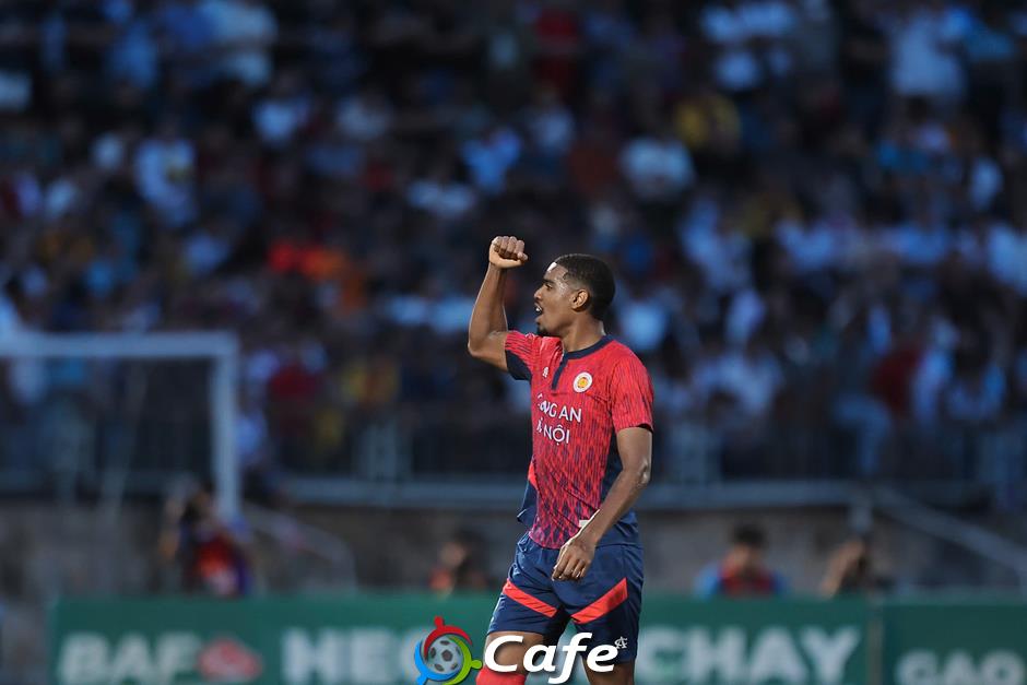 Trực tiếp bóng đá SLNA 0-5 CAHN: Alan lập hat-trick