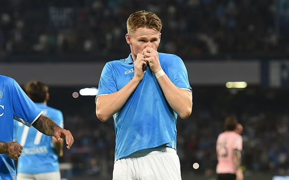 McTominay có hành động khiến fan MU ngứa mắt sau ghi bàn đầu tiên cho Napoli