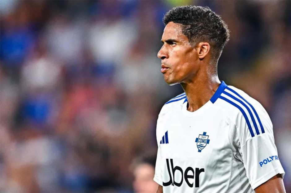 Varane chấn thương ngay trận ra mắt đội của Fabregas