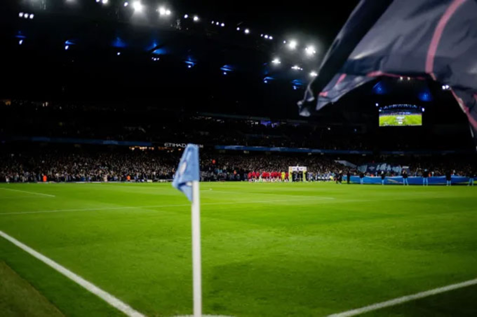 Fan Man City qua đời thương tâm trong trận derby thành Manchester