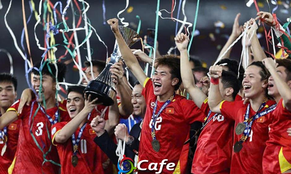 Bóng đá Việt Nam đúng khi không vội nhập tịch như Malaysia