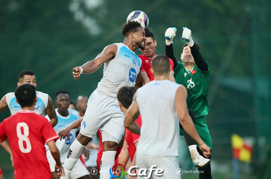 ĐT Việt Nam chốt 2 'quân xanh' bất ngờ dịp FIFA Days tháng 9