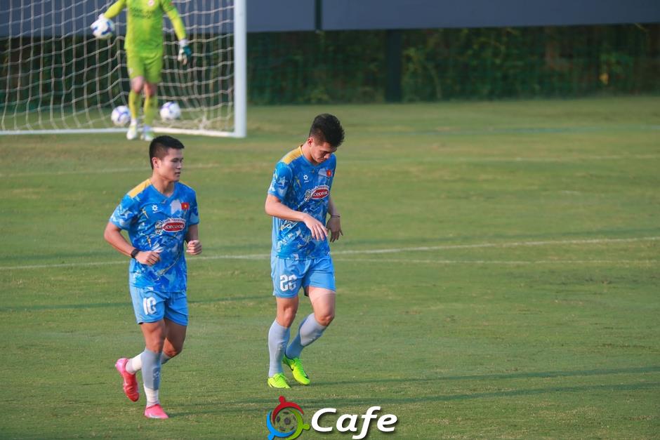 ĐT Việt Nam giành chiến thắng vất vả trong ngày Công an Hà Nội chỉ dùng nội binh
