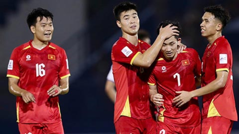 HLV Kim Sang Sik giữ ổn định bộ khung ĐT  Việt Nam?