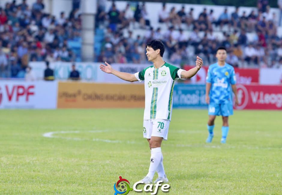 Lại là câu hỏi, Công Phượng có xứng đáng lên ĐTQG?