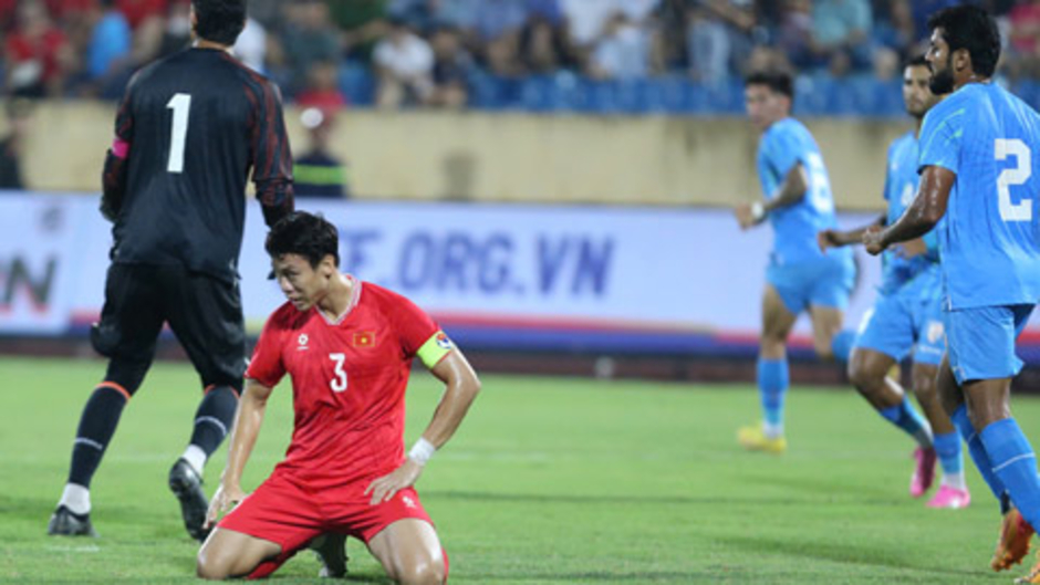 Trực tiếp Việt Nam 0-0 Ấn Độ: Quế Hải đá hỏng penalty; Văn Toàn, Ngọc Quang bỏ lỡ cơ hội