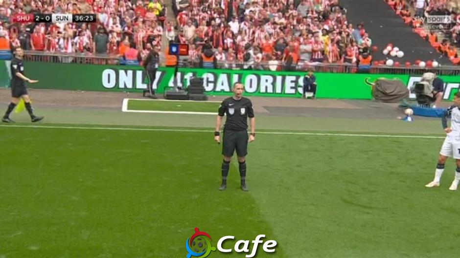 Cảnh tượng chưa từng có trong trận chung kết thăng hạng của Sunderland 