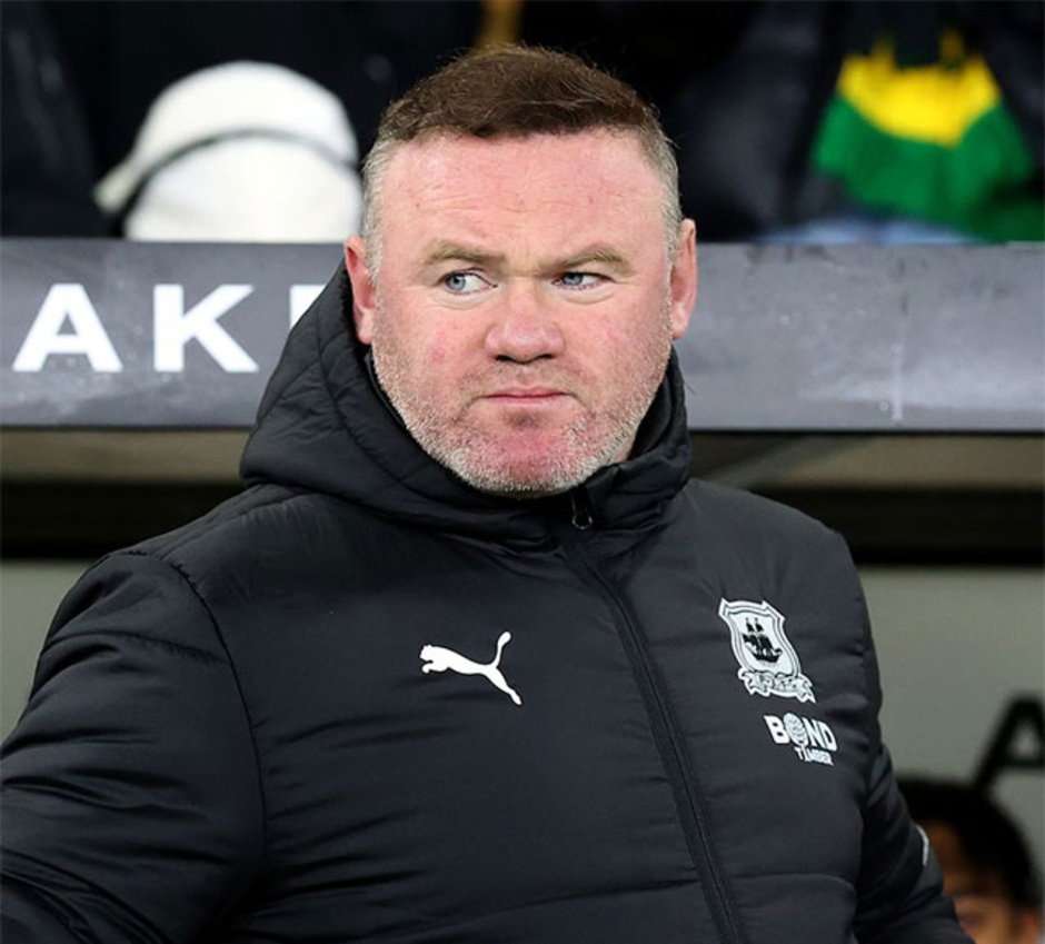 Fan Plymouth Argyle trút cơn thịnh nộ lên đầu Rooney